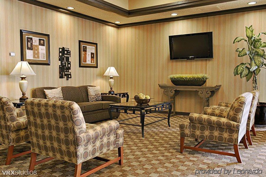 Inn At The Commons Медфорд Интерьер фото