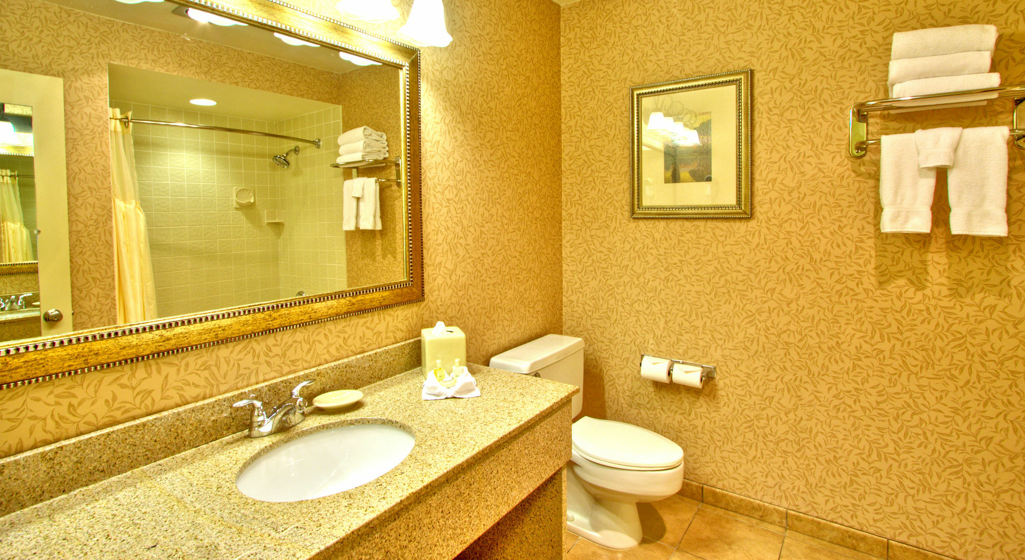 Inn At The Commons Медфорд Экстерьер фото
