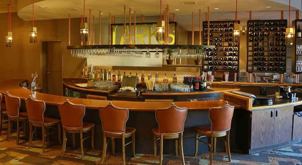 Inn At The Commons Медфорд Экстерьер фото